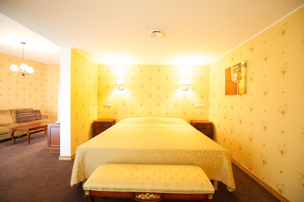 Villa Hotel Theresa Rakvere Szoba fotó